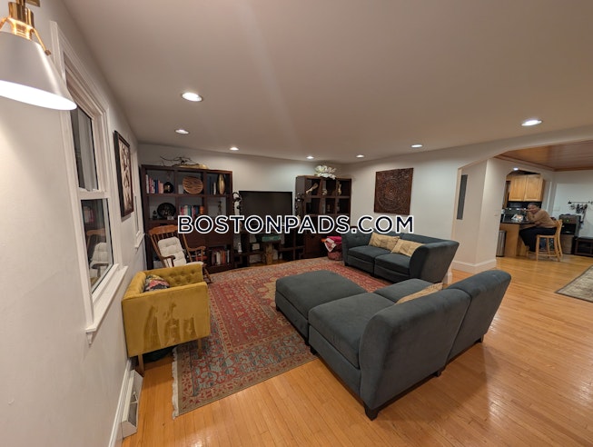 Boston - $4,900+ /mo