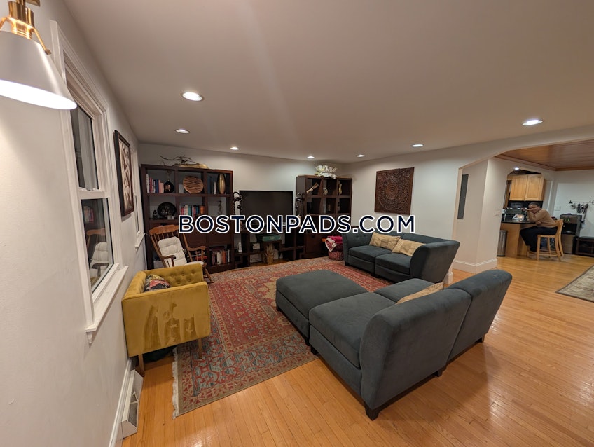 Boston - $4,900+ /month