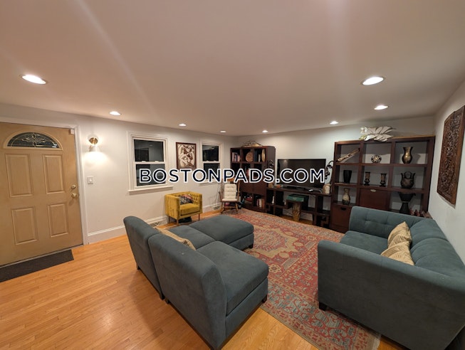 Boston - $4,900+ /mo