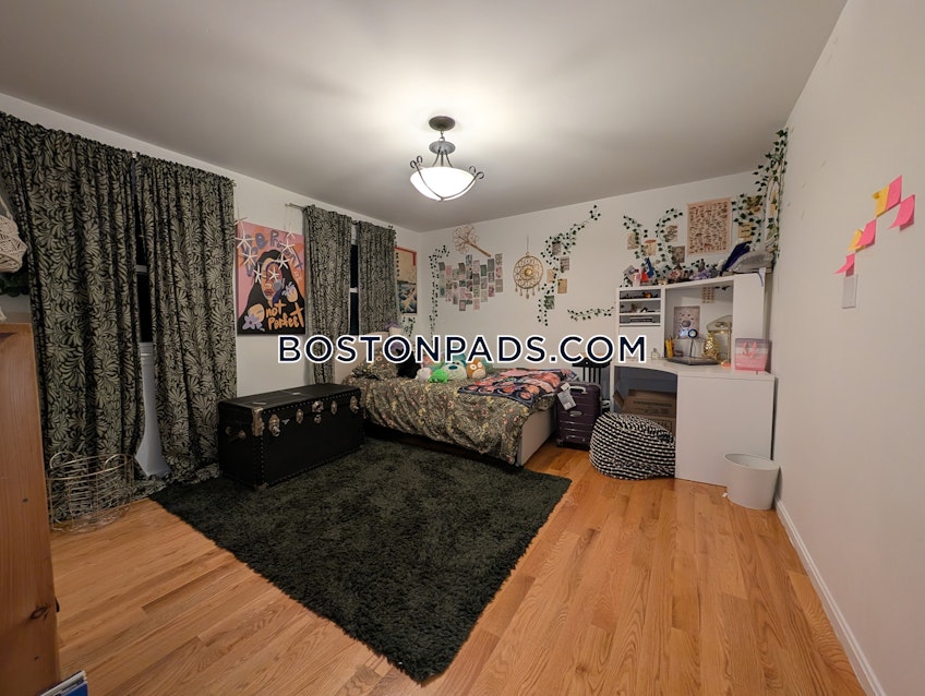 Boston - $4,900+ /month