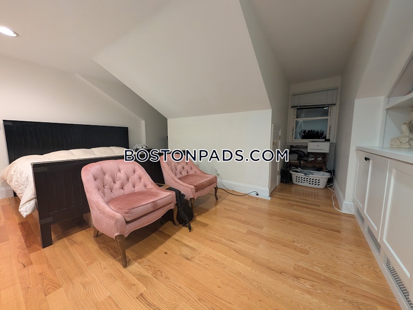 Boston - $4,900+ /month