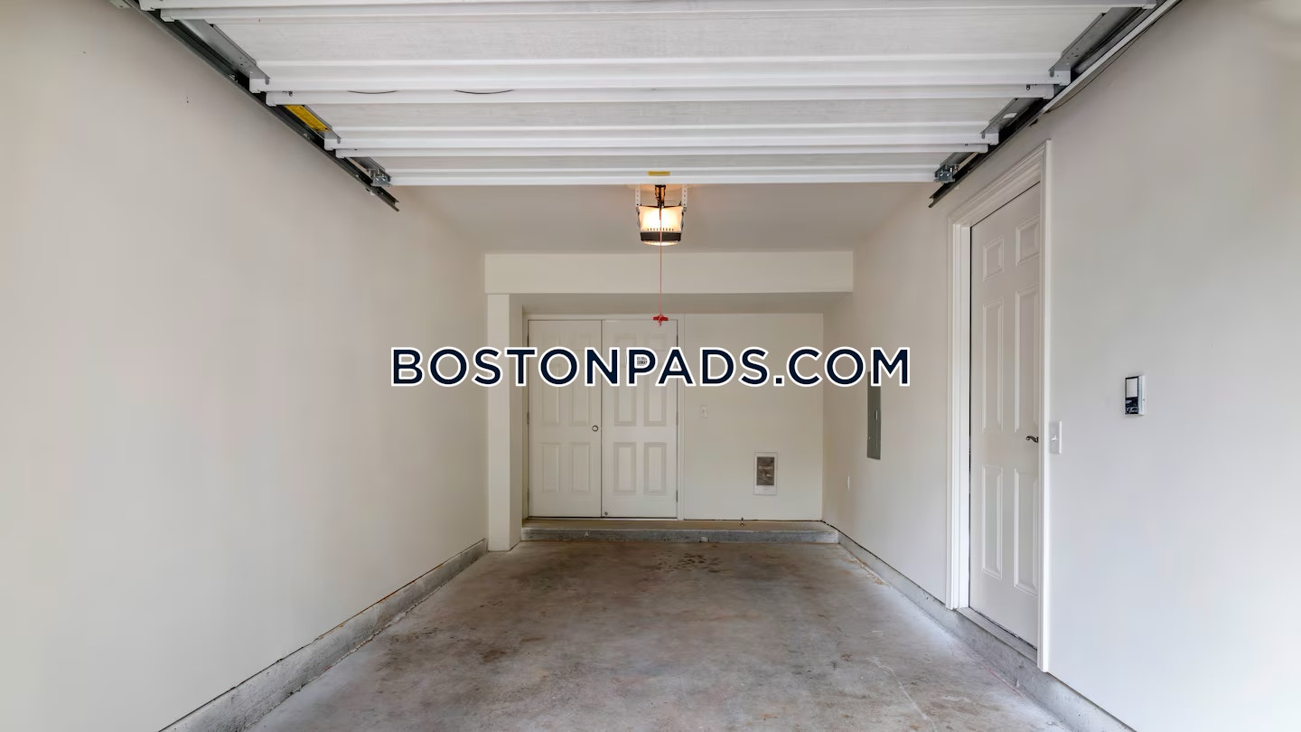 Northborough - 3 Beds, 2 Baths