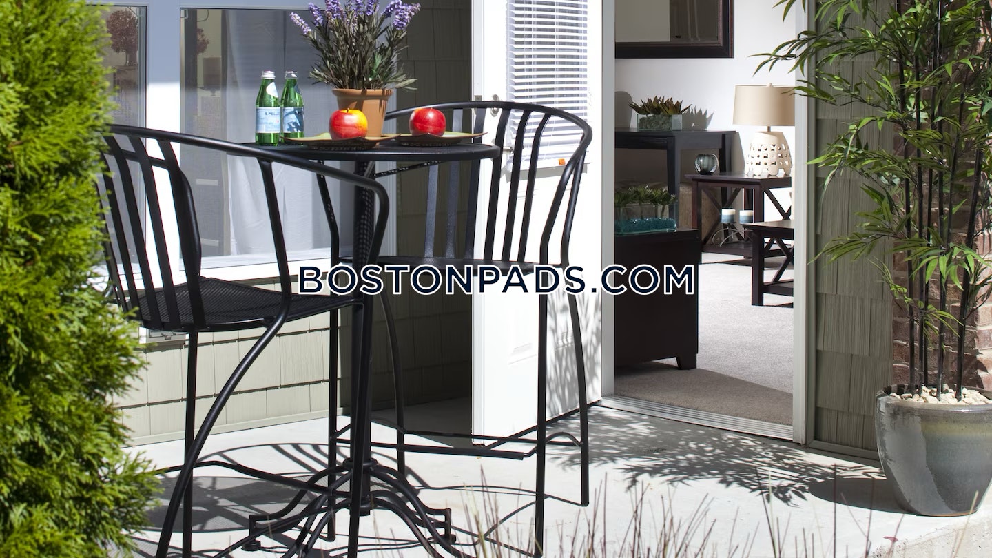 Northborough - 3 Beds, 2 Baths