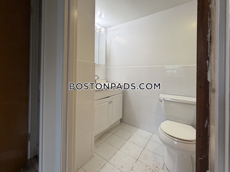 West Wyoming Ave., Melrose