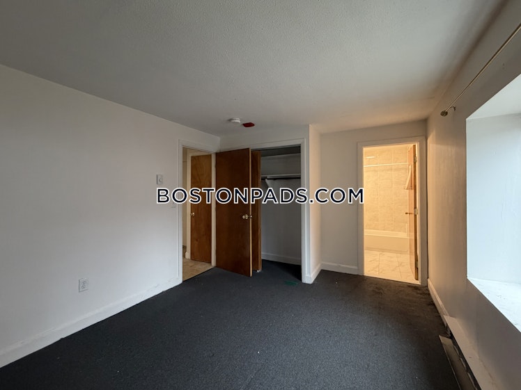 West Wyoming Ave., Melrose