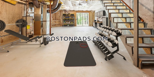 Shirley - $3,149+ /mo