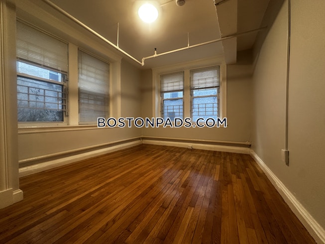 Boston - $3,000+ /mo