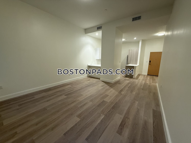 Commonwealth Ave., Boston