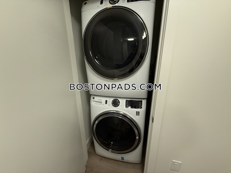 Commonwealth Ave., Boston