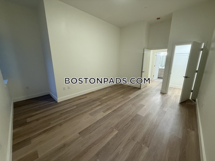 Commonwealth Ave., Boston