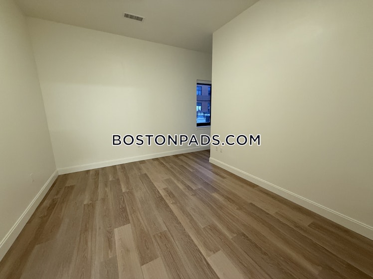 Commonwealth Ave., Boston