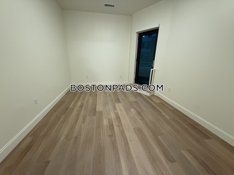 Commonwealth Ave., Boston