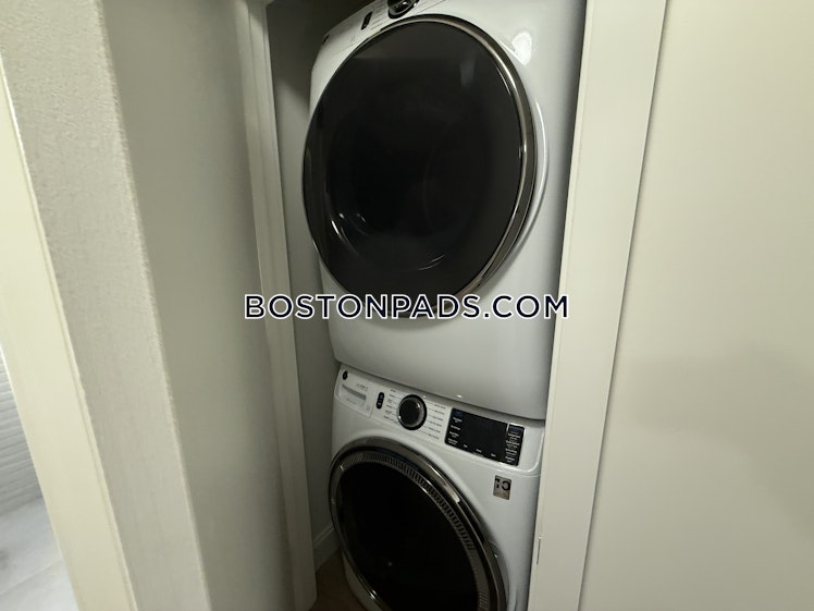 Commonwealth Ave., Boston