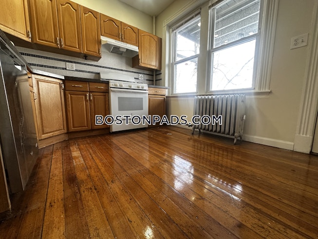 Boston - $3,800+ /mo