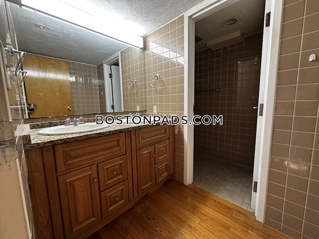 Boston - $3,700+ /mo