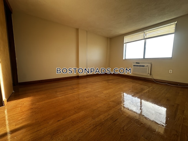 Boston - $3,700+ /mo