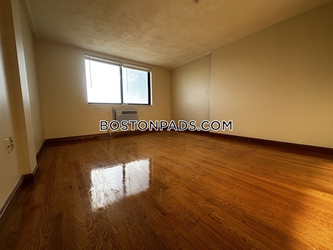 Boston - $3,700+ /mo