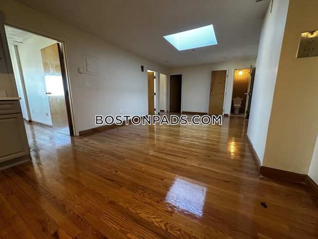 Boston - $3,500+ /mo