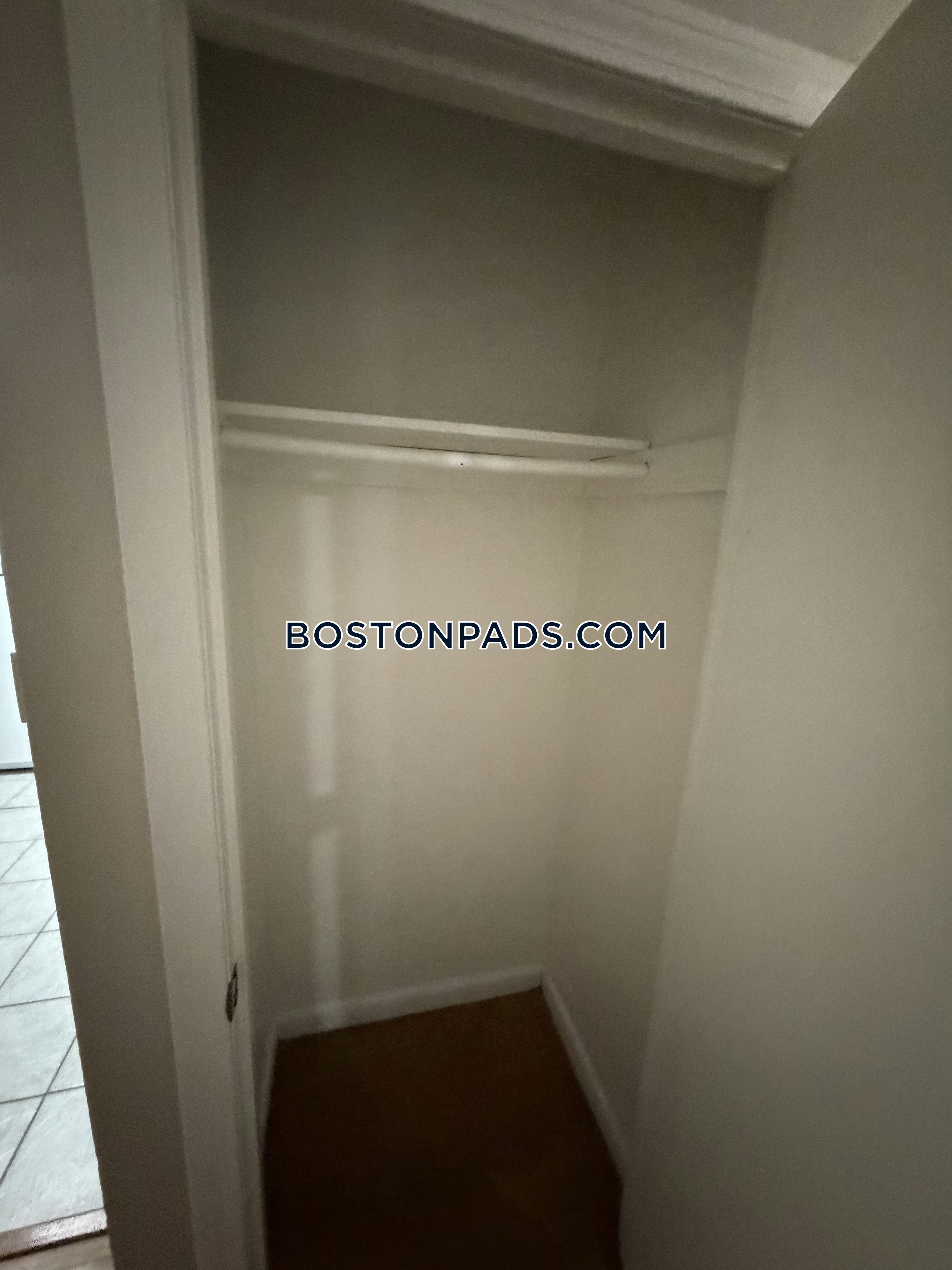 Lowell, MA - 2 Beds, 1 Bath - $1,995 - ID#8022505