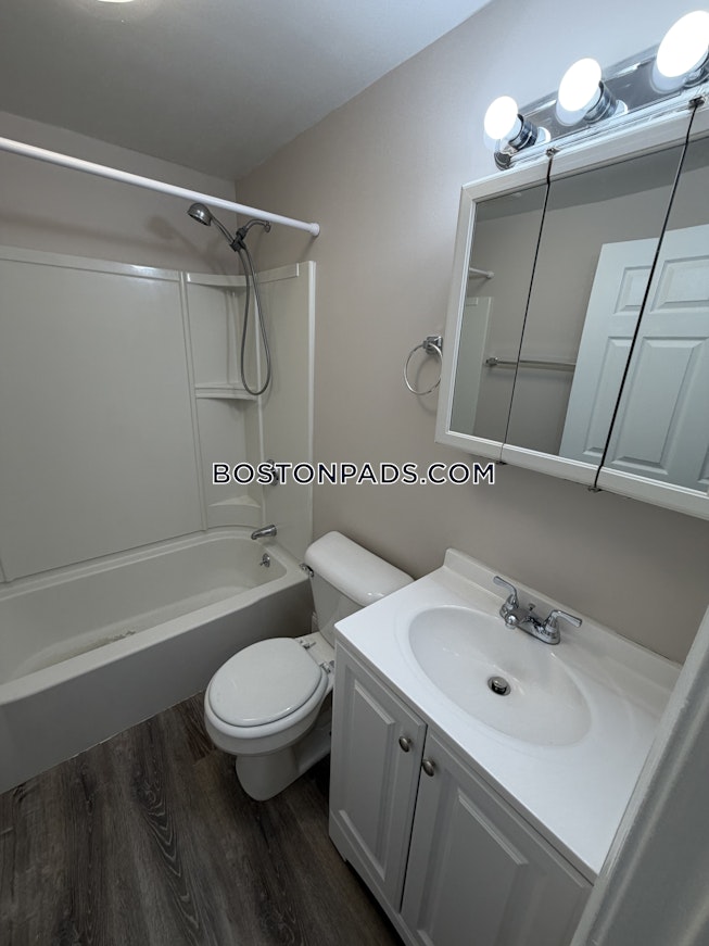 Lowell - $2,150+ /mo