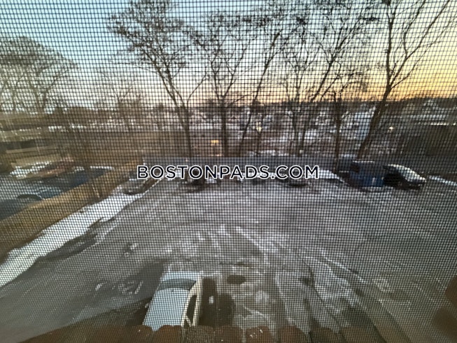 Lowell - $1,950+ /mo