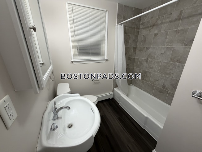 Lowell - $1,950+ /mo