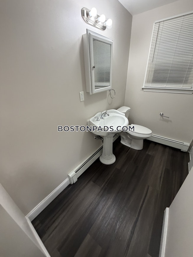 Lowell - $1,950+ /mo