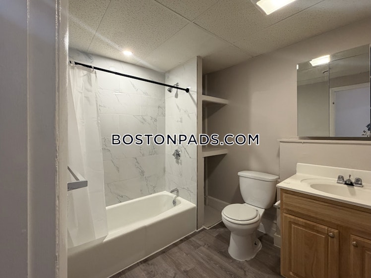 Blue Hill Ave., Milton