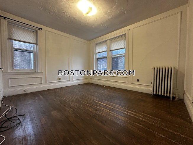 Brookline - $2,700+ /mo