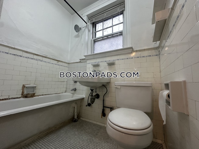 Brookline - $2,700+ /mo