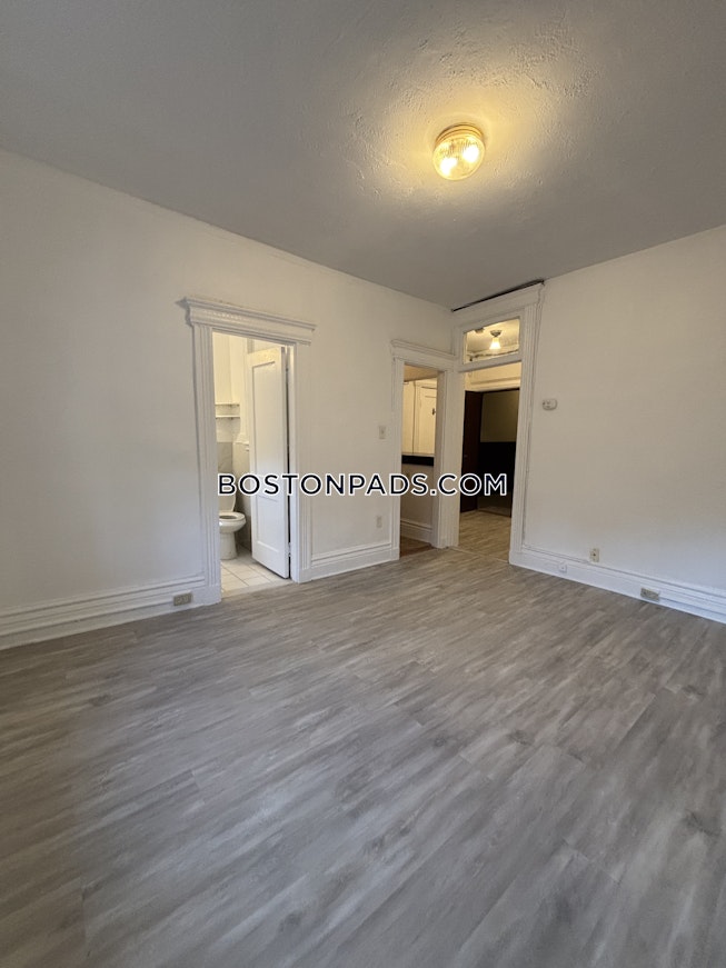 Boston - $2,500+ /mo