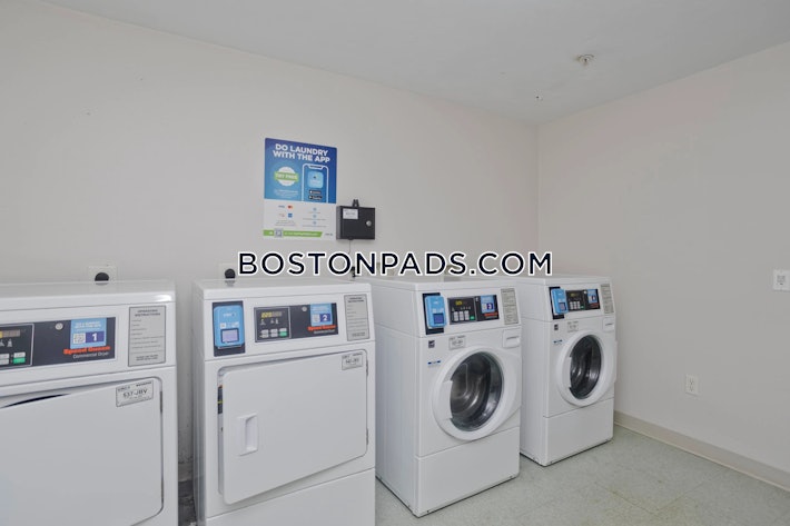 Greenleaves Dr., Hadley