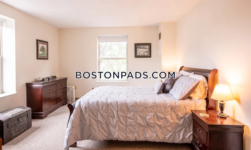 Northampton - $2,300+ /month