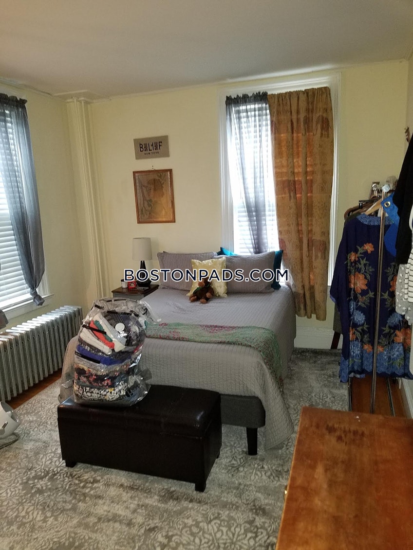 Northampton - $1,650+ /month