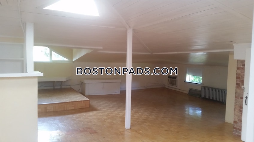 Northampton - $2,050+ /month