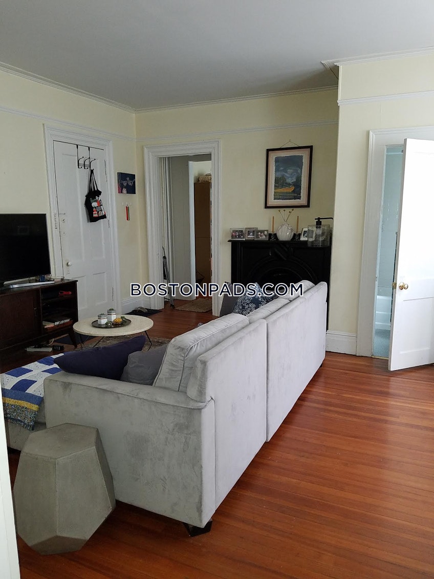 Northampton - $2,400+ /month