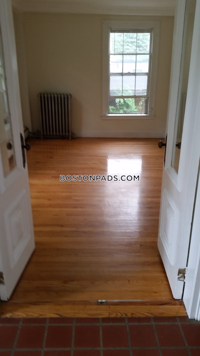 Northampton - $2,400+ /mo