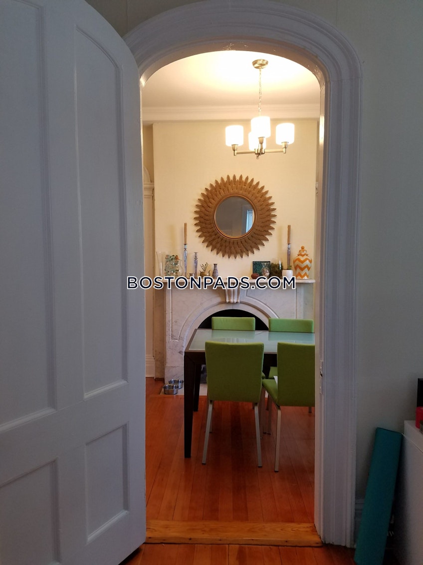 Northampton - $2,400+ /month