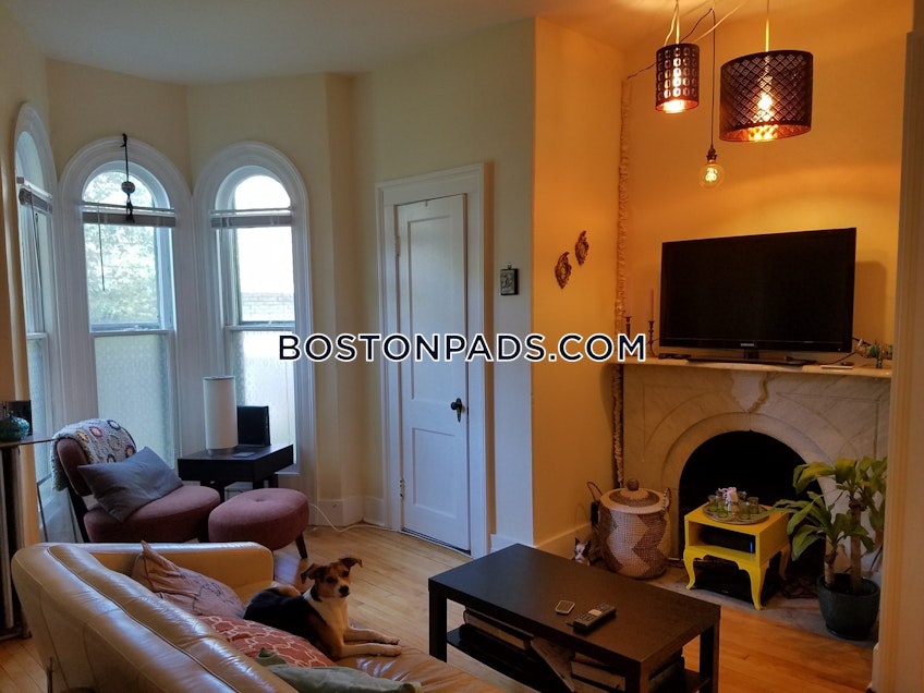 Northampton - $2,400+ /month