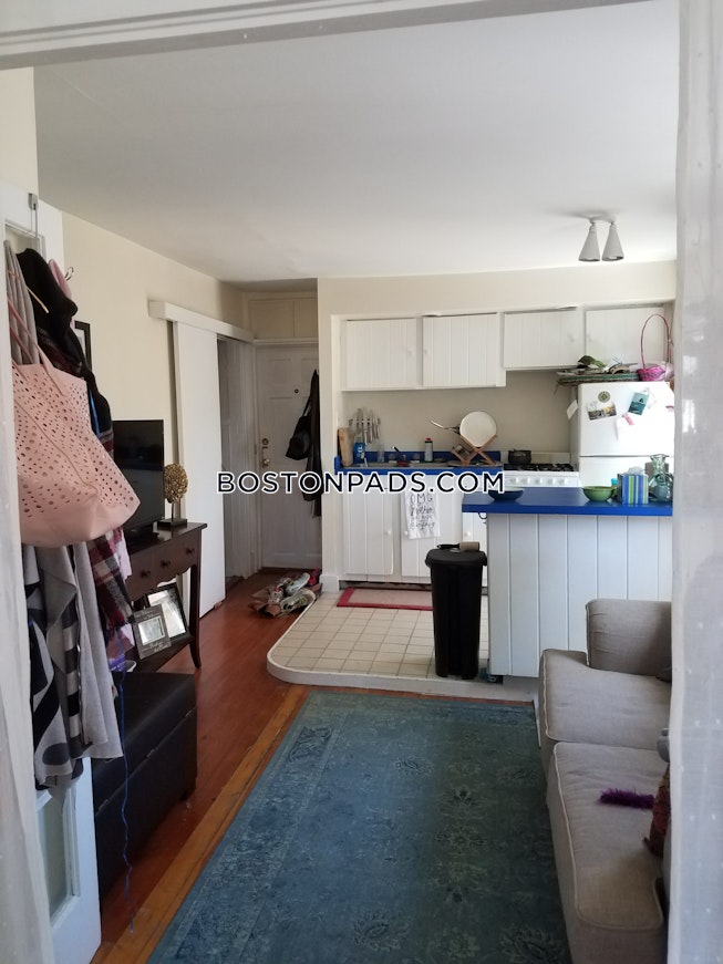 Northampton - $2,400+ /mo