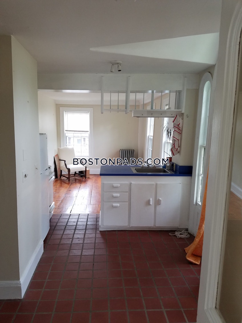 Northampton - $2,400+ /month