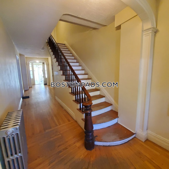 Northampton - $2,400+ /mo