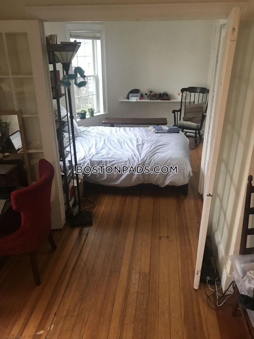 Northampton - $2,400+ /month