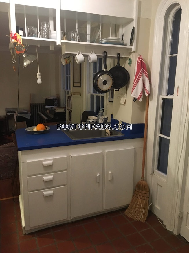 Northampton - $2,400+ /mo