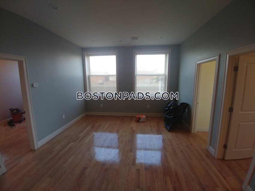 WALTHAM - 3 Beds, 1 Bath - Image 16