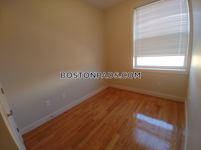 WALTHAM - 3 Beds, 2 Baths - Image 6