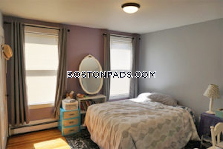 WALTHAM - 2 Beds, 1 Bath - Image 1