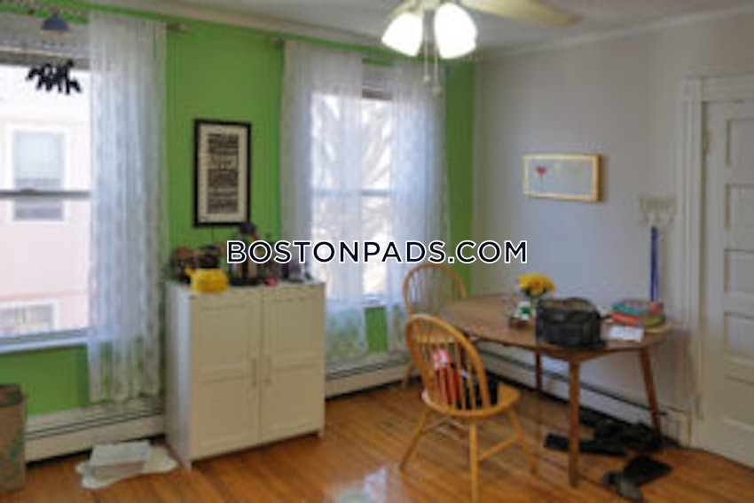 WALTHAM - 2 Beds, 1 Bath - Image 3