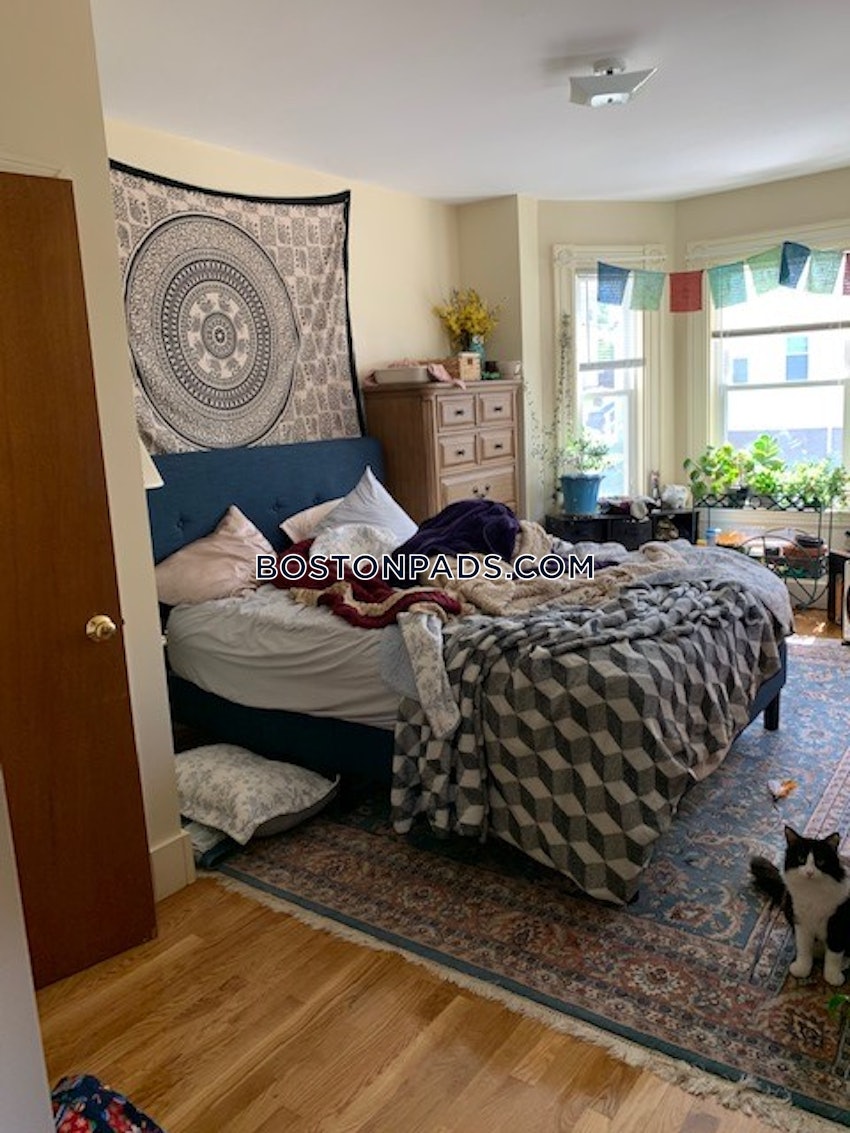 WALTHAM - 1 Bed, 1 Bath - Image 8