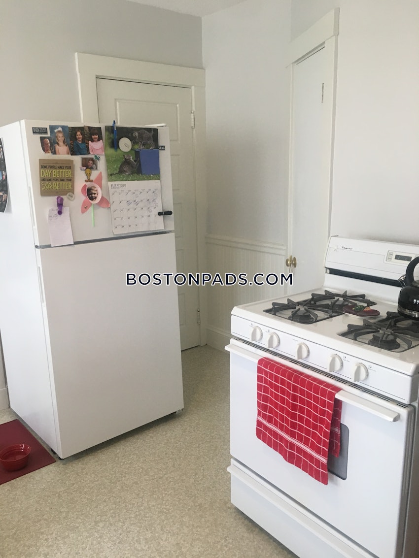 WALTHAM - 2 Beds, 1 Bath - Image 9